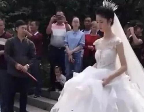 新娘吃瓜视频免费观看,揭秘婚礼现场趣味瞬间  第3张